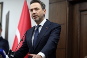bakan-bayraktar-samda-suriyenin-kalkinmasi-icin-projeler-gelistirmeye-haziriz_0a01d09e3fd5-e1761735077644.jpg