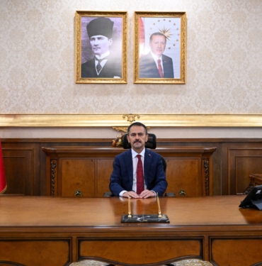 HHeDi9UXgAAqWq4.jpg