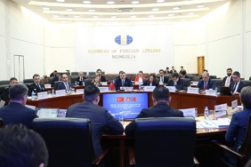 ICISLERI-BAKANI-CIFTCI-MOGOLISTANDA-KE_1305144_388001.jpg