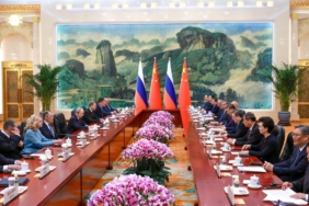 RUSYA-DEVLET-BASKANI-PUTIN-CINDE-RESMI_1321339_392529.jpg