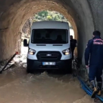 SAGANAK-NEDENIYLE-MINIBUSTE-MAHSUR-KALAN_1337112_397210.jpg