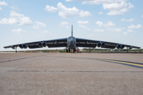 ABDDE-‘B-52-STRATOFORTRESS-UCAGI-DUSTU_1364976_405222-scaled.jpg