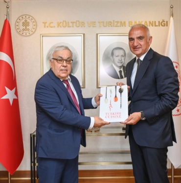 BAKAN-ERSOY-RUSYA-BUYUKELCISI-VERSININ_1342534_398747.jpg