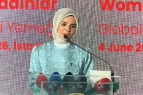 BAKAN-GOKTAS-KADINLARIN-GUCLENMESINI-SU_1345638_399644.jpg