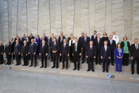 BAKAN-GULER-NATO-SAVUNMA-BAKANLARI-TOPL_1369024_406492.jpg