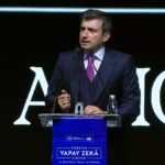 BAYRAKTAR-MAKINELERIN-VE-MAKINE-INSANLA_1361318_404183.jpg