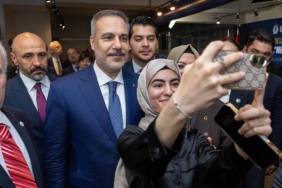 DISISLERI-BAKANI-HAKAN-FIDAN-KANADADA-_1382417_410418.jpg