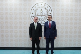 BAKAN-TEKIN-GURCISTAN-EGITIM-BILIM-VE-_1430995_425322.jpg