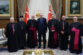 CUMHURBASKANI-ERDOGAN-TURKIYE-KATOLIK-E_1391458_413264.jpg