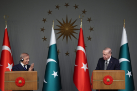 CUMHURBASKANI-ERDOGAN-VE-PAKISTAN-BASBAK_1396574_414755-scaled.jpg