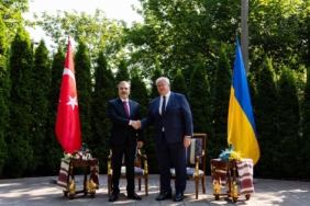 DISISLERI-BAKANI-FIDAN-UKRAYNALI-MEVKID_1414155_420300.jpg