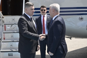HIRVATISTAN-CUMHURBASKANI-MILANOVIC-ANK_1400637_415988.jpg