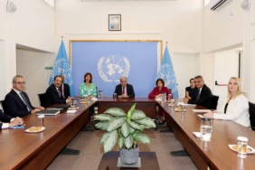 KIBRISTA-UCLU-ZIRVE-SONA-ERDI_1433674_426117.jpg
