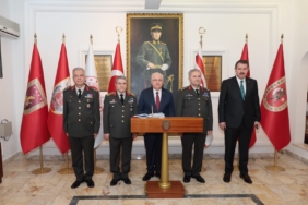 MILLI-SAVUNMA-BAKANI-YASAR-GULER-KKTCD_1419996_422033.jpg
