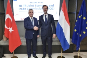 TICARET-BAKANI-OMER-BOLAT-HOLLANDADA_1392418_413573.jpg