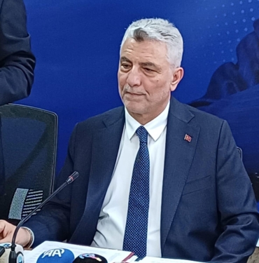 BAKAN-BOLAT-BIZIM-BELEDIYELERIMIZ-YAN-G_1463308_435368.jpg