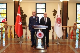 BAKAN-GULER-HAVA-KUVVETLERI-KOMUTANI-OR_1464791_435830.jpg