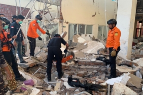 ENDONEZYADA-7.7-BUYUKLUGUNDE-DEPREM-20_1458868_434085.jpg