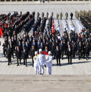 ANKARA-VALISI-CANBOLAT-ANITKABIRI-ZIYA_1513780_450370.jpg