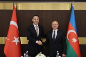 BAKAN-BAYRAKTAR-TURKIYE-AZERBAYCAN-ENER_1500515_446466-scaled.jpg