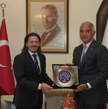 BAKAN-ERSOY-KUZEY-MAKEDONYALI-MEVKIDASI_1518697_451765.jpg