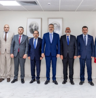 BAKAN-FIDAN-SURIYE-TURKMEN-MECLISI-BASK_1505323_447842.jpg