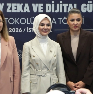 BAKAN-GOKTAS-KADINLARIN-YAPAY-ZEKA-ALAN_1510508_449450.jpg