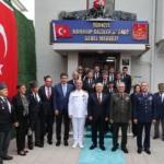 BAKAN-GULER-DEVLETIMIZ-GAZILERIMIZIN-VE_1514353_450547.jpg