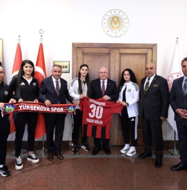 BAKAN-GULER-YUKSEKOVA-SPOR-KADIN-FUTBOL_1524396_453509.jpg