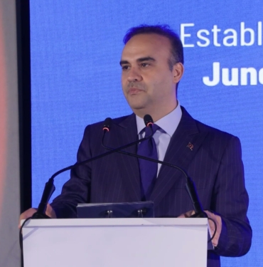BAKAN-KACIRDAN-16-MILYAR-DOLARLIK-HIT-_1499557_446158.jpg