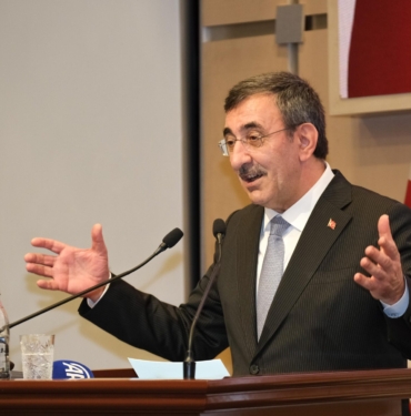 CUMHURBASKANI-YARDIMCISI-YILMAZ-TURKIYE_1520723_452395-scaled.jpg