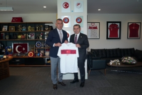 DURSUN-OZBEKTEN-TFF-BASKANI-HACIOSMANO_1494274_444528.jpg