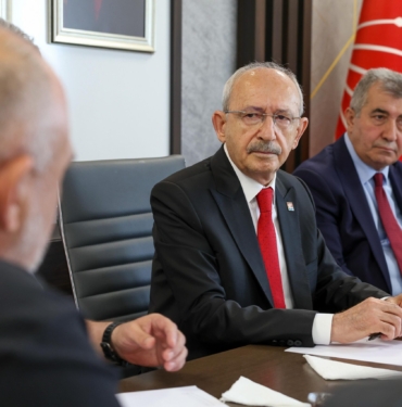 KILICDAROGLU-GAZILERLE-BIR-ARAYA-GELDI_1512198_449969-scaled.jpg