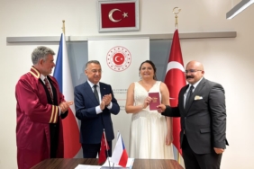 TBMM-DISISLERI-KOMISYONU-BASKANI-OKTAY-_1500597_446498.jpg