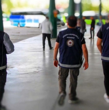 yurt-genelinde-21-gocmen-kacakciligi-organizatoru-ve-547-duzensiz-gocmen-yakalandi_c7c682ed9429.jpg
