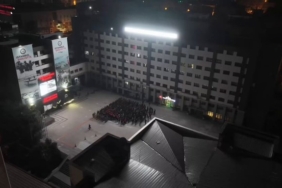 2M2DzTi4EzVBF45g.jpg