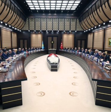BAKAN-BAYRAKTAR-KAZAKISTAN-ENERJI-BAKAN_1579521_469794-scaled.jpg
