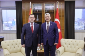 BAKAN-BOLAT-KUZEY-MAKEDONYA-DEVLET-BAKA_1578526_469527.jpg