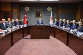 BAKAN-BOLAT-OTOMOTIV-SEKTORUNUN-TEMSILC_1563615_465279.jpg