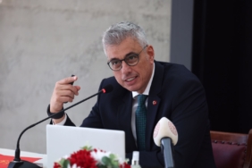 BAKAN-MEMISOGLU-TURKIYEDE-SIGARAYA-BAS_1573285_467956.jpg