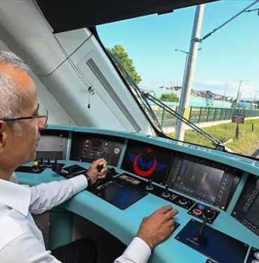 BAKAN-URALOGLU-MARMARAY-13-YILDA-16-MI_1579843_469899.jpg