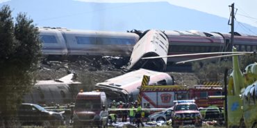 İspanya’da Tren Faciası: 68 Kişinin Hayatını Kaybetmesinin Ardından 3 Günlük Yas İlan Edildi