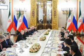 PUTIN-VE-PEZESKIYAN-MOSKOVADA-GORUSTU_1577898_469319.jpg