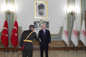 VALI-DAVUT-GUL-CUMHURIYETIN-103UNCU-Y_1579969_469934.jpg