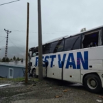 YOLCU-OTOBUSU-ILE-TIR-CARPISTI-1-OLU-1_1579801_469879.jpg