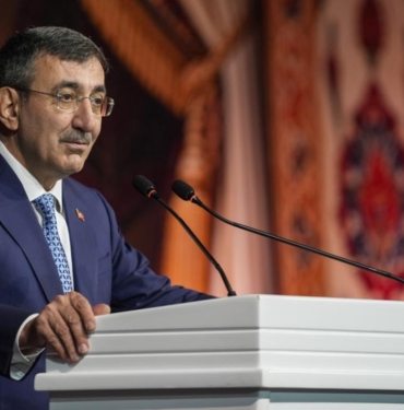 cevdet-yilmaz-2499882.jpg
